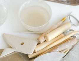Which Craft Kits Make Great Gifts for Diy Lovers?